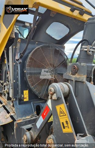 Motoniveladora New Holland RG170B