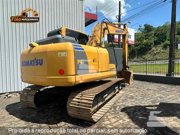 Escavadeira Komatsu PC130