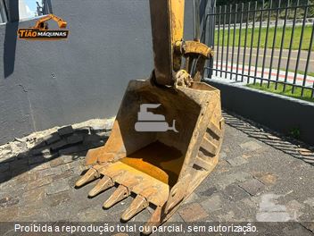 Escavadeira Komatsu PC130