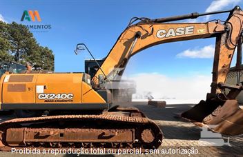 Escavadeira Case CX240C
