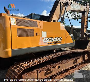 Escavadeira Case CX240C