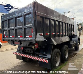 Caminhão Mercedes-Benz Axor 2831 6x4 2p (diesel)