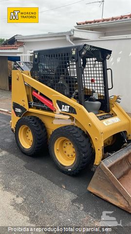 Mini-Carregadeira Caterpillar 226B 3