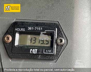 Mini-Carregadeira Caterpillar 226B 3