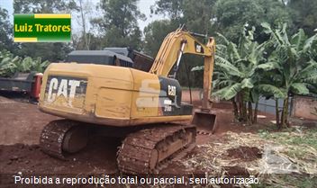 Escavadeira Caterpillar 318D2L