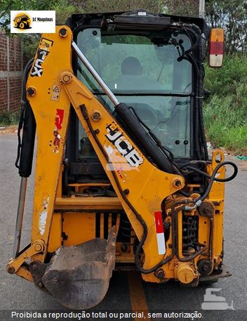 Mini-Retroescavadeira JCB 1CX