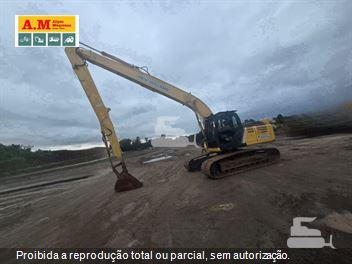 Escavadeira New Holland E215 B
