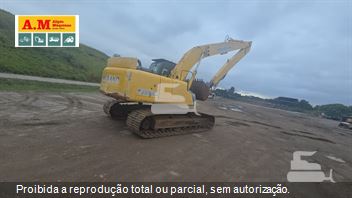 Escavadeira New Holland E215 B