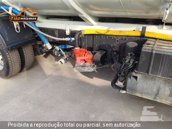 Caminhão Mercedes-Benz 1718 2p (diesel)