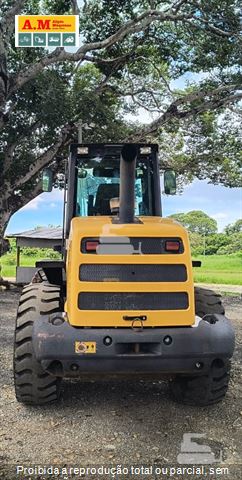 Pá Carregadeira New Holland W130 B