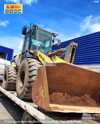 Pá Carregadeira New Holland W130 B