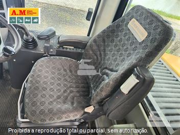 Pá Carregadeira New Holland W130 B