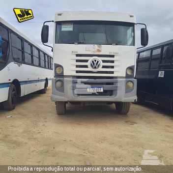 Caminhão Volkswagen 31-320 E Constellation 6x4 3-Eixos 2p (Diesel)