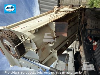 Caminhão Mercedes-Benz Axor 4144 K 6x4 2p (Diesel) (E5)