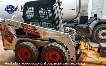 Mini-Carregadeira Bobcat S450