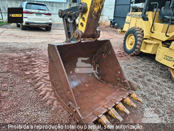 Escavadeira Komatsu PC200
