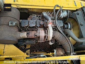 Escavadeira Komatsu PC200