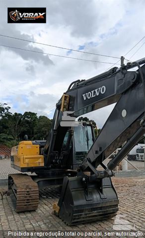 Escavadeira Volvo EC220DL