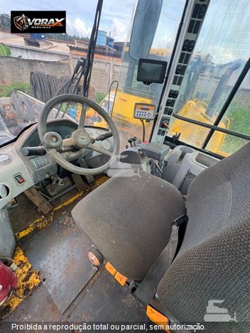 Pá Carregadeira Volvo L90F