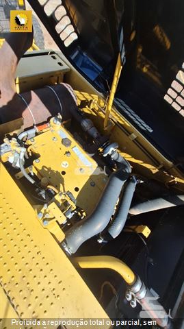 Escavadeira Caterpillar 320D