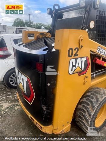 Mini-Carregadeira Caterpillar 226B 3