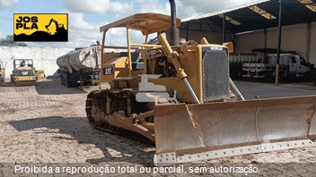 Trator de Esteira Caterpillar D6D