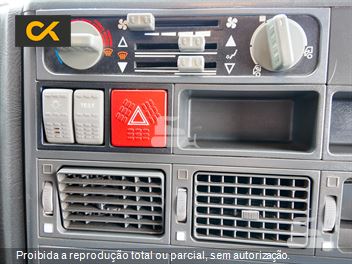 Caminhão Iveco TECTOR 260E30 6x4 2p (Diesel)(E5)