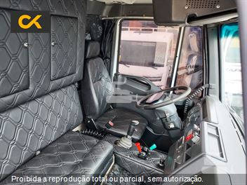 Caminhão Iveco TECTOR 260E30 6x4 2p (Diesel)(E5)