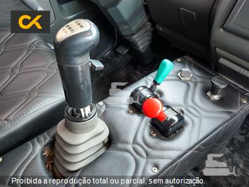Caminhão Iveco TECTOR 260E30 6x4 2p (Diesel)(E5)