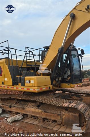 Escavadeira Caterpillar 320