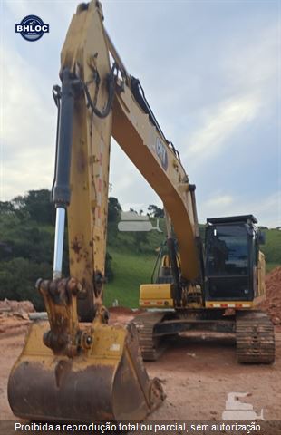 Escavadeira Caterpillar 320