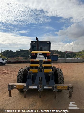 Motoniveladora New Holland RG140B