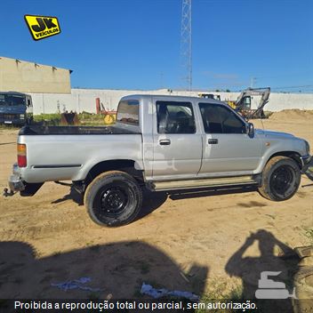 Toyota Hilux CD SRV 4x2 3.0 8V 90cv Diesel