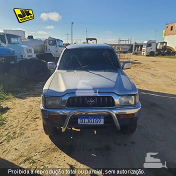 Toyota Hilux CD SRV 4x2 3.0 8V 90cv Diesel