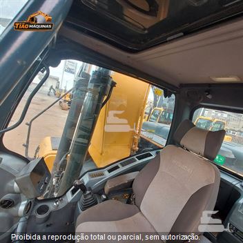 Escavadeira Hyundai R220LC-9