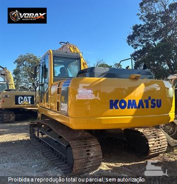 Escavadeira Komatsu PC200