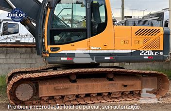 Escavadeira Hyundai R220LC-9