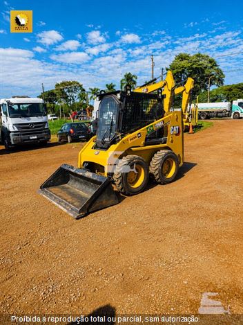 Mini-Carregadeira Caterpillar 226B 3