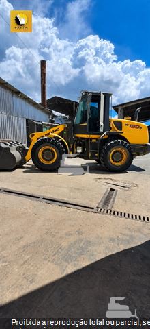 Pá Carregadeira New Holland W130