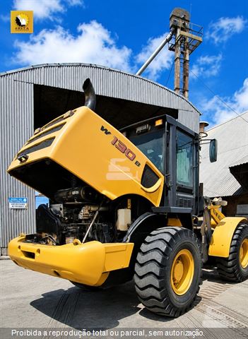 Pá Carregadeira New Holland W130
