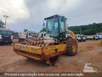 Rolo Compactador Caterpillar CP-54B