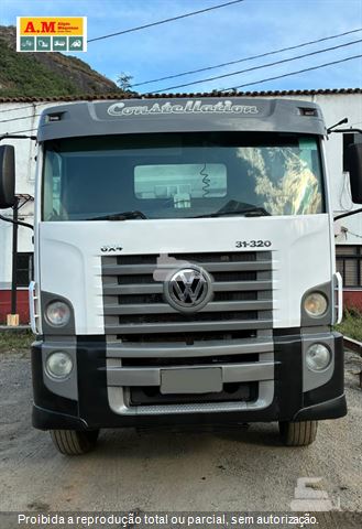 Caminhão Volkswagen 31-320 E Constellation 6x4 3-Eixos 2p (Diesel)