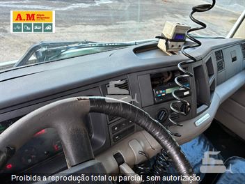 Caminhão Volkswagen 31-320 E Constellation 6x4 3-Eixos 2p (Diesel)