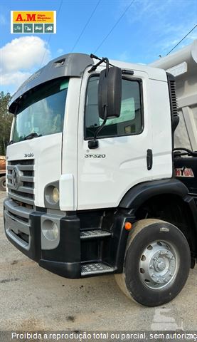 Caminhão Volkswagen 31-320 E Constellation 6x4 3-Eixos 2p (Diesel)