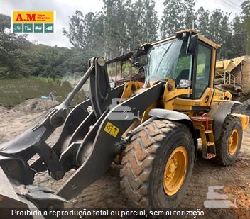 Pá Carregadeira Volvo L90F