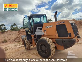 Pá Carregadeira Case W20F