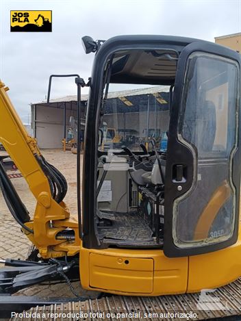 Mini-Escavadeira Caterpillar 305D CR