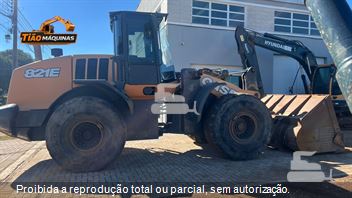 Pá Carregadeira Case 821E