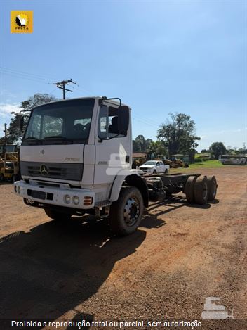 Caminhão Mercedes-Benz Atron 2729 6x4 2p (diesel) (E5)