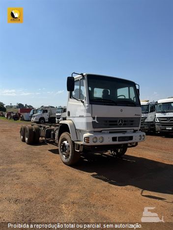 Caminhão Mercedes-Benz Atron 2729 6x4 2p (diesel) (E5)